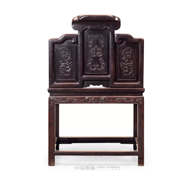 中國嘉德2019春拍精品導(dǎo)覽 | 從國內(nèi)第一次明清古家具展說起——記中國嘉德春拍之紫檀有束腰三屏風(fēng)式扶手椅成對(duì)