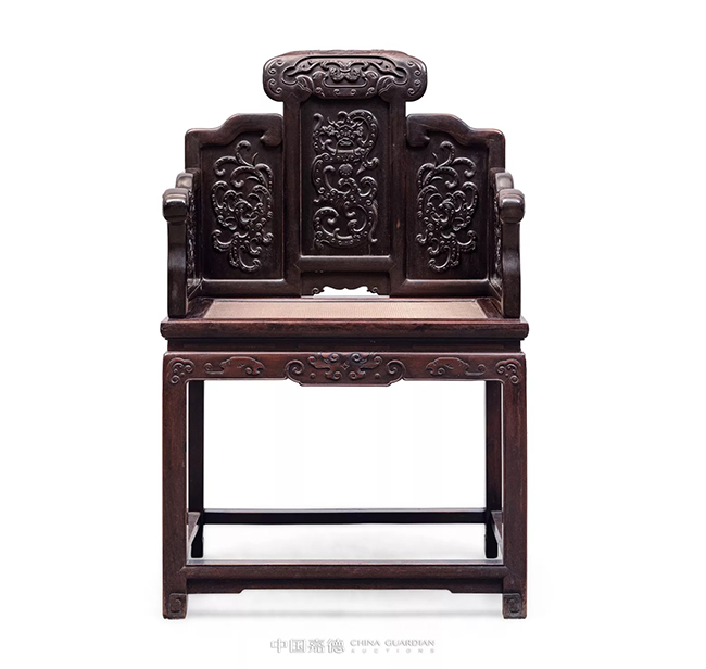 中國嘉德2019春拍精品導(dǎo)覽 | 從國內(nèi)第一次明清古家具展說起——記中國嘉德春拍之紫檀有束腰三屏風(fēng)式扶手椅成對(duì)