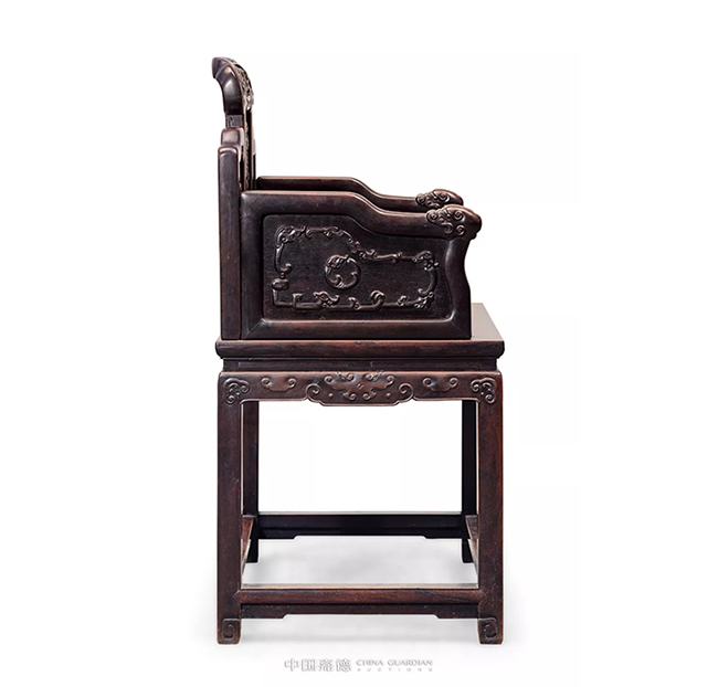 中國嘉德2019春拍精品導(dǎo)覽 | 從國內(nèi)第一次明清古家具展說起——記中國嘉德春拍之紫檀有束腰三屏風(fēng)式扶手椅成對(duì)