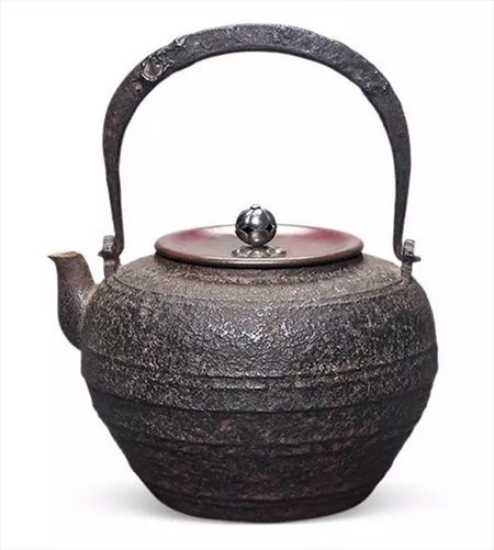 嘉德四季49期精品預(yù)覽 |  《承古容今》專場(chǎng)之日本老鐵壺